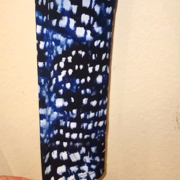 Calvin Klein Printed Keyhole Neck Jersey Blouse - Picture 6 of 13